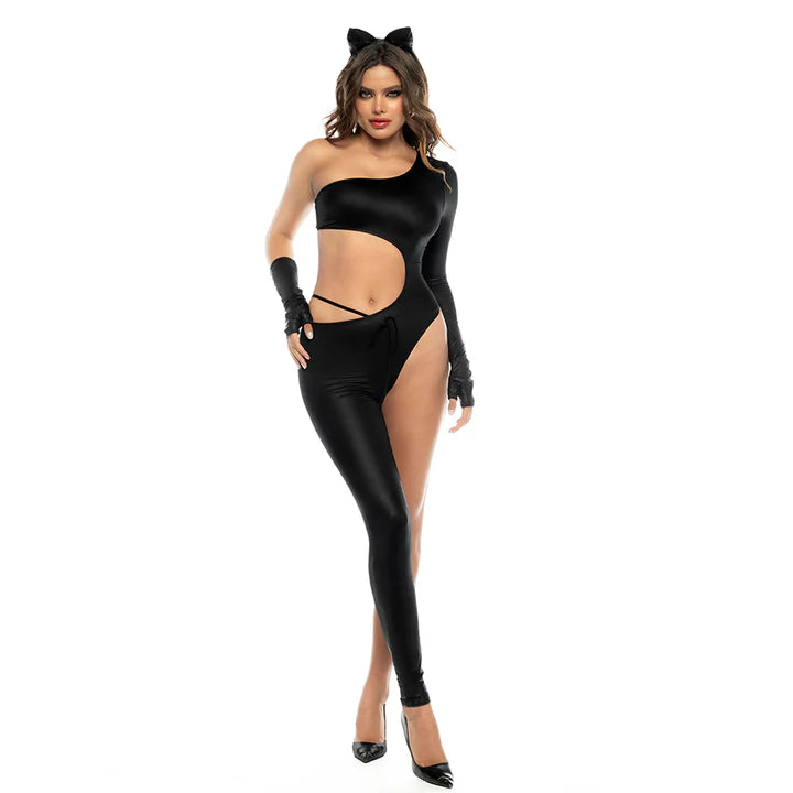 Modelo luciendo el Disfraz Pantera Ardiente Cuatro Piezas con enterizo ajustado negro, guantes y orejas felinas, mostrando sensualidad y estilo.