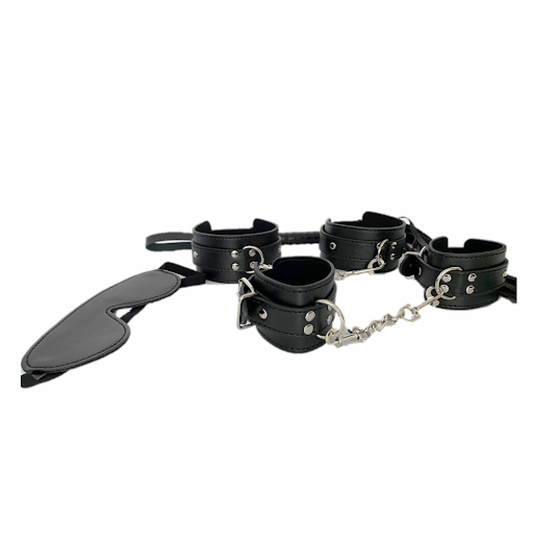 bondage con latigo y esposas sexshop lina betancurt