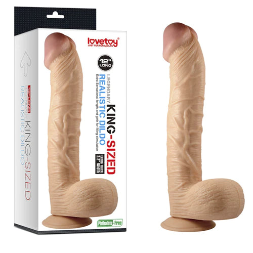 El Legendary King Sized Realistic Dildo de 12 pulgadas en su empaque, destacando su libre de ftalatos y características realistas.