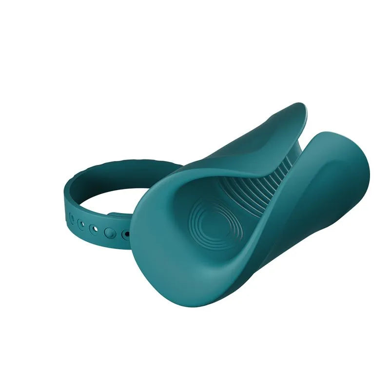 Lovense Gush 2 con su banda ajustable opcional, diseñada para asegurar un ajuste firme y mejorar la experiencia sin manos.