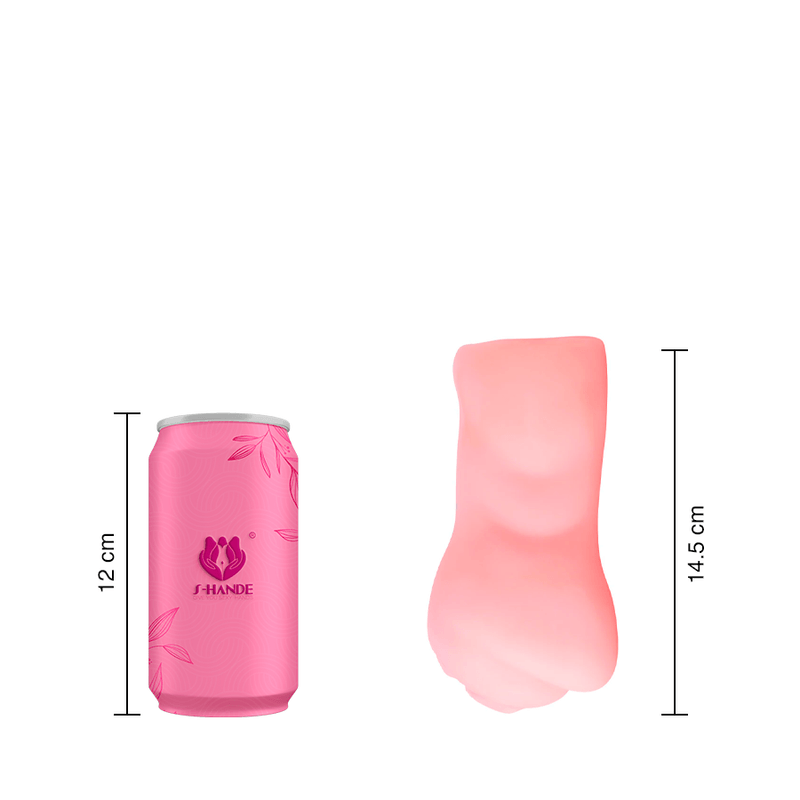 Comparación del tamaño del Masturbador Gloria Flesh con una lata de bebida de 12 cm. Se muestra su longitud de 14.5 cm.